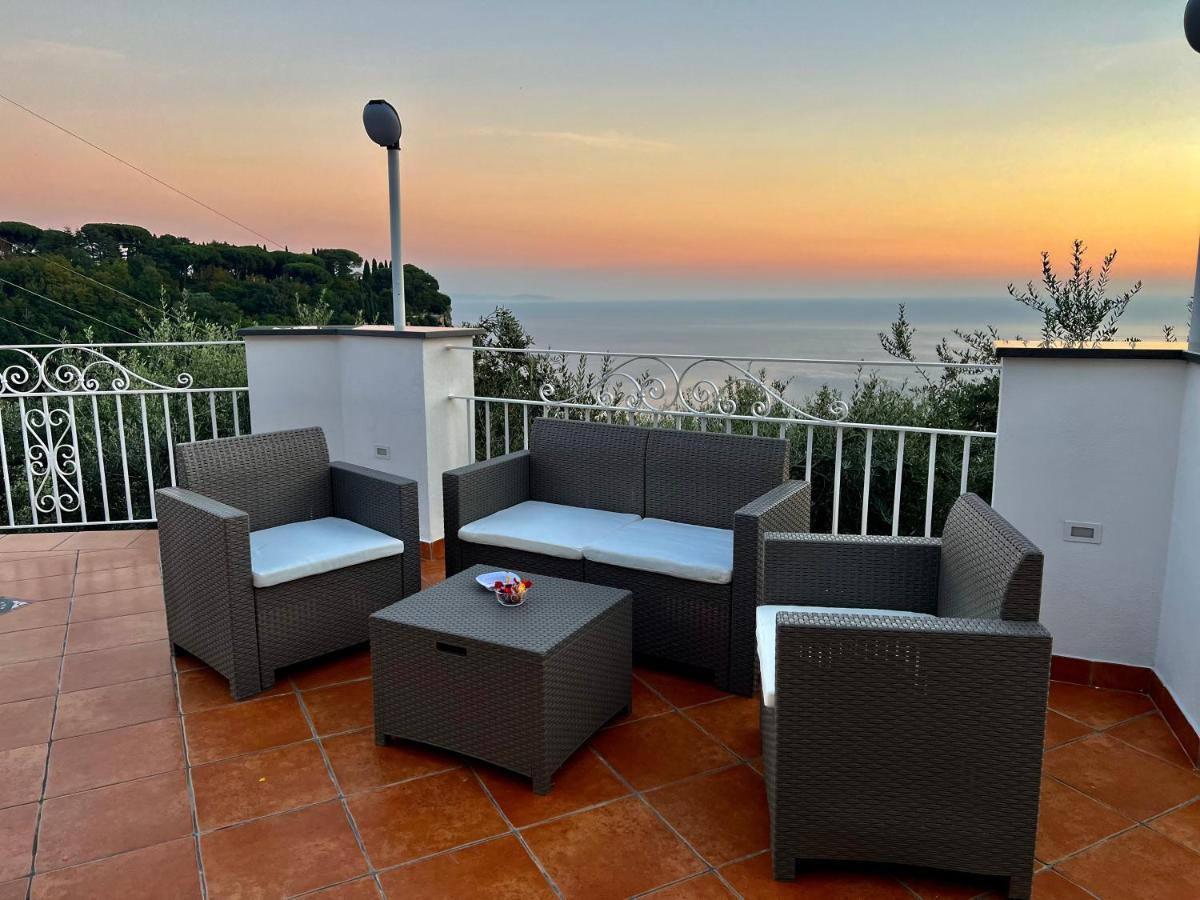 Infinity Experience Casa Vacanza Incantevole Con Terrazzo Scala Exteriör bild